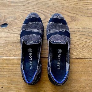 Rothy’s, size 10, rose gold detail